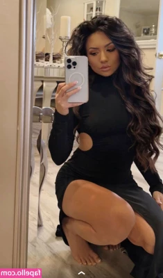 Ashley Nocera [ ashley-nocera ] - Being a weak beta on his knees ready to serve does have its perks 