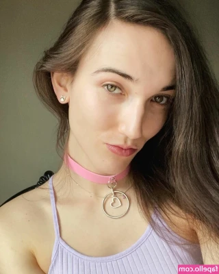 Kitty Kimz [ kitty-kimz ] - can I be your poolside snack? 😏 cum taste me daddy