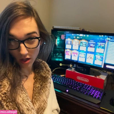 Kitty Kimz [ kitty-kimz ] - Wet morning pussy for breakfast 😈💦