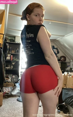 Mssavagecarrot_stick [ mssavagecarrot-stick ] - Bouncy bouncy my pussys hungry daddy🥰 ignore my rude kitten lol