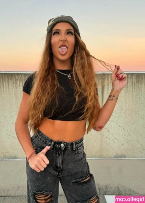 Lainey Reid [ lainey-reid ] - Cum hold it for me 😉