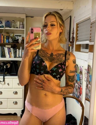 Cheyennejayde - Classic dildo riding!