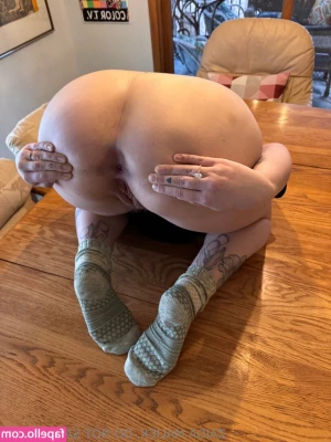 mysteriouzwoman - Just let him cum here twice