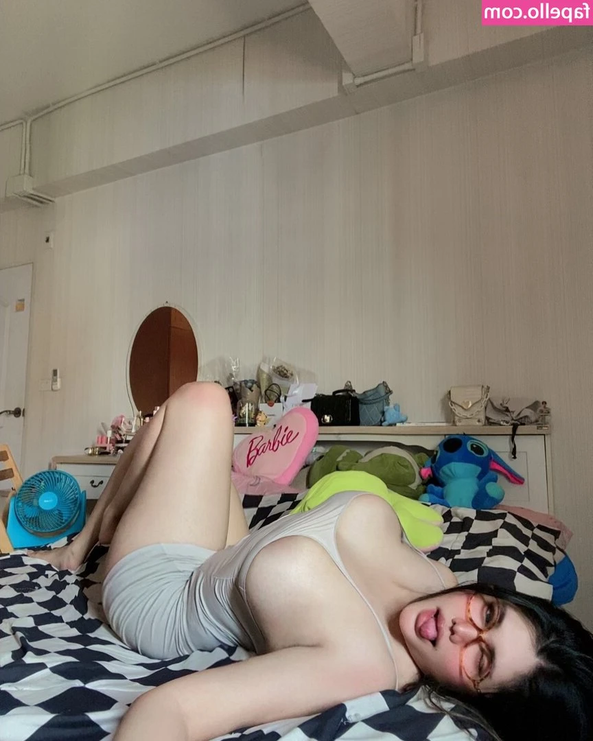 Jaofah - Maybe I should assign a slave to pick my wedgies 😝