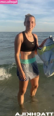 Elise Mertens [ elise-mertens ] - Naughty elf