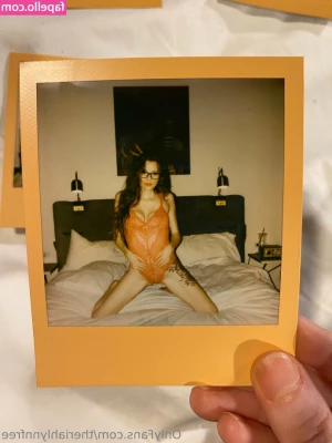theriahlynnfree - You already ordered your own custom vid    Hast du dir schon dein