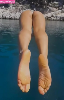 Emeraude Toubia [ emeraude-toubia ] - Check your DM for MILF ORGY Day babe!! DM me after!! 😜😘😮