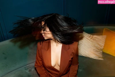 Emeraude Toubia [ emeraude-toubia ] - Hello you guys. If you’ve not seen my Twitter. You’ll see why