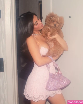 Emeraude Toubia [ emeraude-toubia ] - scroll to look between my legs ;)