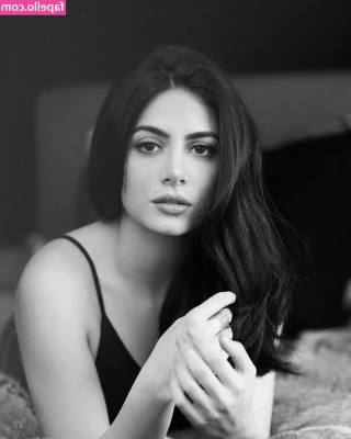 Emeraude Toubia [ emeraude-toubia ] - close up belly and tit pics 💕