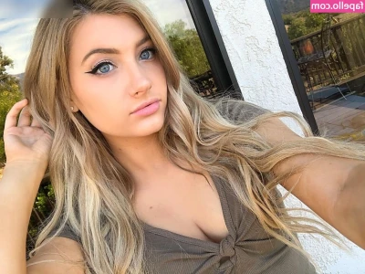 Christina Crockett [ christina-crockett-1 ] - patiently waiting for u to come over and play with me….🤭😏