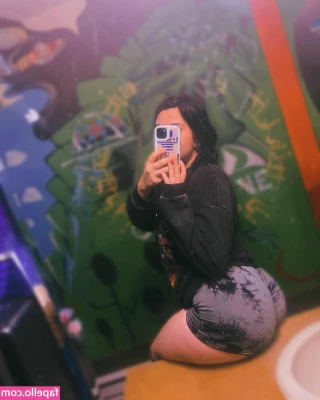 Maddie Kay [ maddie-kay ] - do you like short skirts? or more what's under the skirt?😏😍