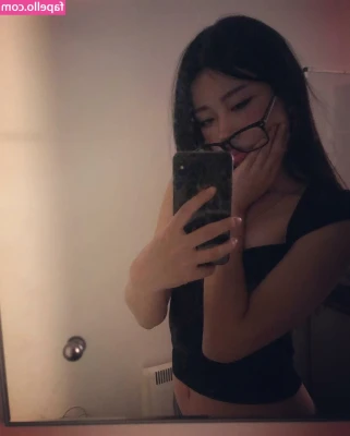 jassmiris - Wish your head was in between my legs right now 🤤
