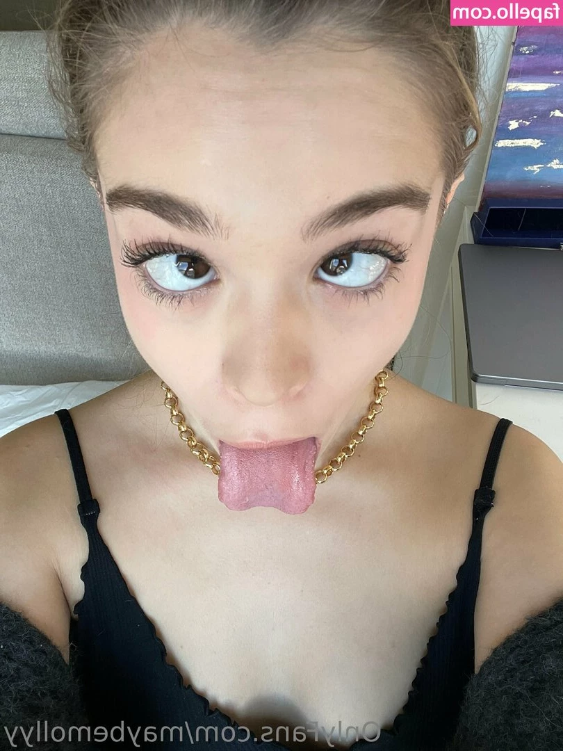 maybemollyy [ maybemollyy-2 ] - Just want to tease you until your cock hardens ... 😏Oops, was that