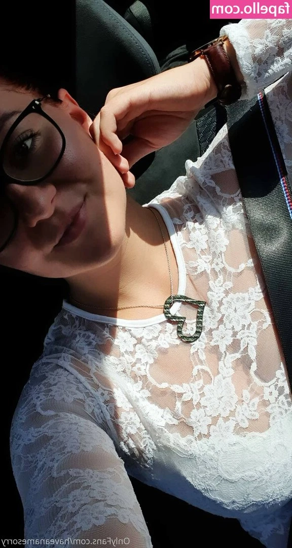  [ haveanamesorry ] - Replying to messages while I get my hair done 💇‍♀️ feel free