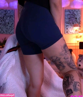 Talia Mar [ talia-mar ] - Would you be my trainer and check my form? 💪😝