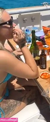 Talia Mar [ talia-mar ] - grabbing the webcam guys, phones not connecting.g properly xx