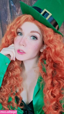 KittyKlaw ASMR [ kittyklaw-asmr ] - are we hot like that? yea we're hot like that~ 💗🖤💗