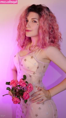 KittyKlaw ASMR [ kittyklaw-asmr ] - They say I'm armed and dangerous. Where do you want me to holster my