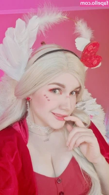 KittyKlaw ASMR [ kittyklaw-asmr ] - Its friday and weekend starts! Here some canvas painting ;) should i