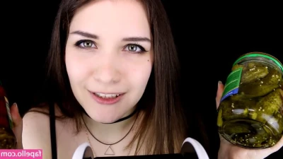 KittyKlaw ASMR [ kittyklaw-asmr ] - Now who's being naughty this Christmas season? 🤭😉