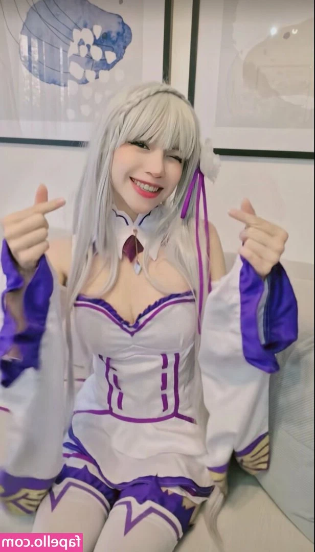 sishumii - Oh how i love humiliating and teasing men, especially when holding