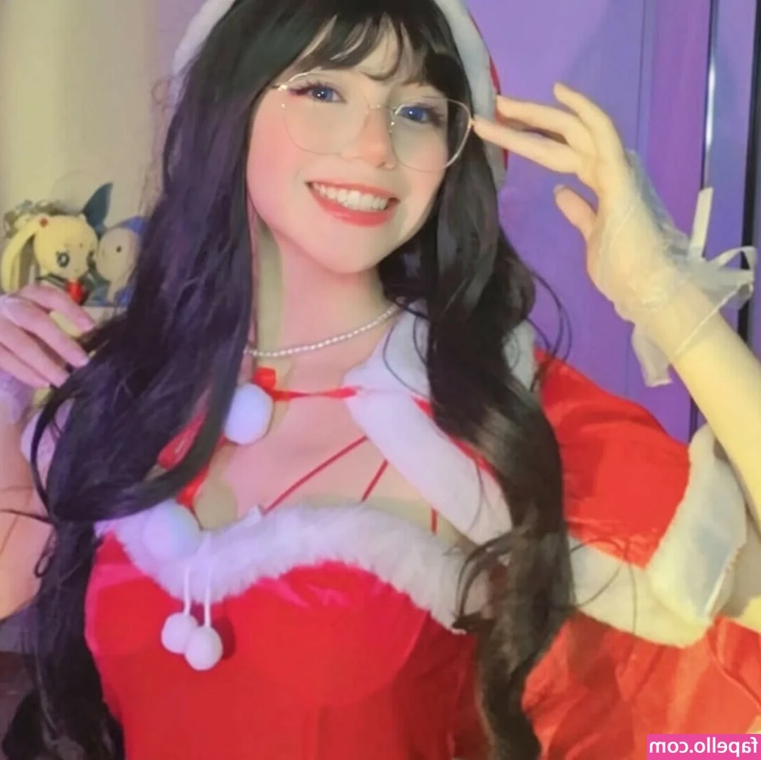 sishumii - My tits are like pushed up to my chin 😂🤪