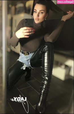 Lady Jenna - Give me a reason to dress up, then dress down for you 😳