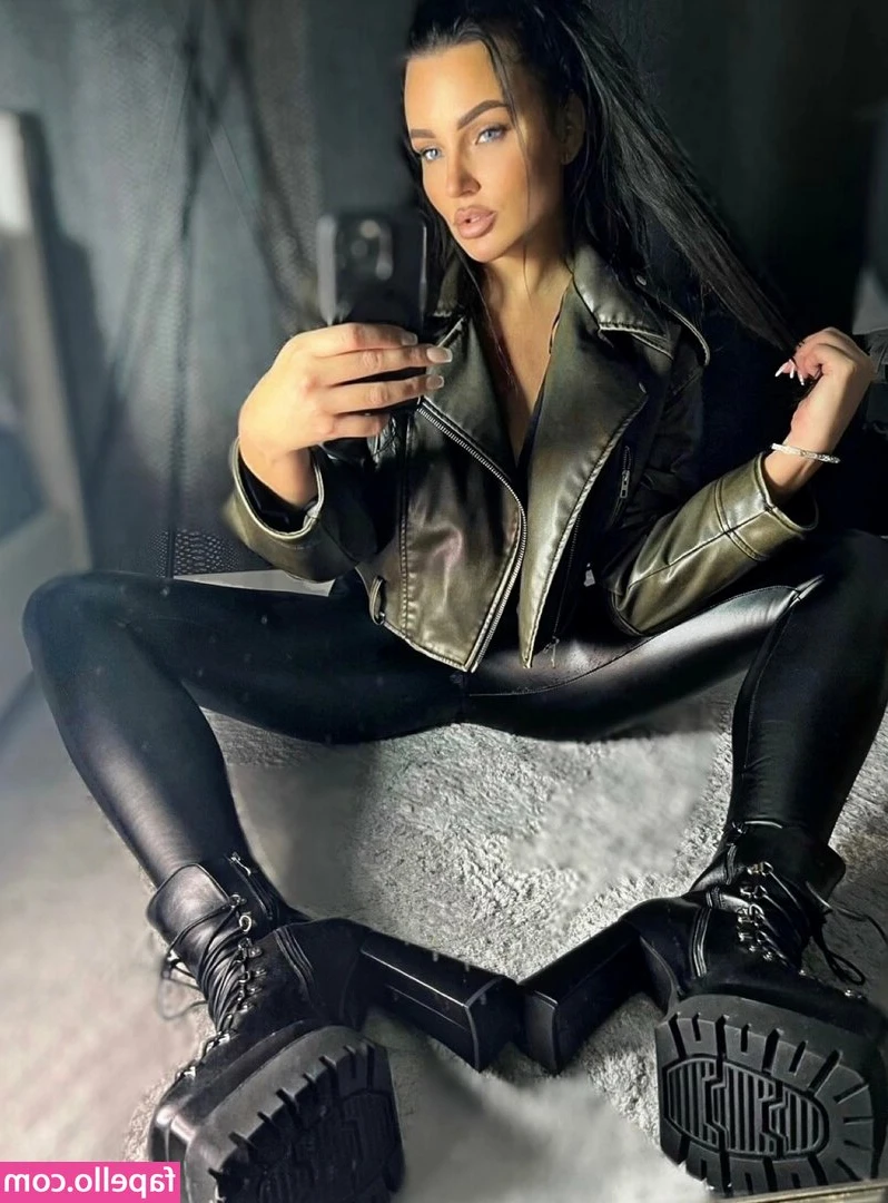 Lady Jenna [ lady-jenna ] - What gets you hard the fastest?