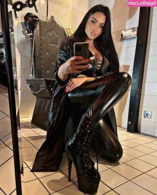 Lady Jenna [ lady-jenna ] - What would you risk for my peach 🍑