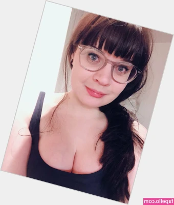Avery Edison [ avery-edison ] - Already plans for today? Besides being naughty with me 😈🤭