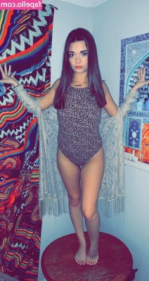 bubblezbabe96 - Let’s just say we’re having extra fun in our hotel. Can you spot