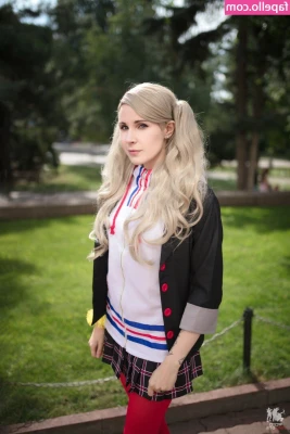 Sasha Son [ sasha-son ] - They call me weird Barbie behind my back and also to my face! 😂