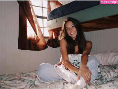 Taylor Alesia [ taylor-alesia ] - You can't resist this smile!