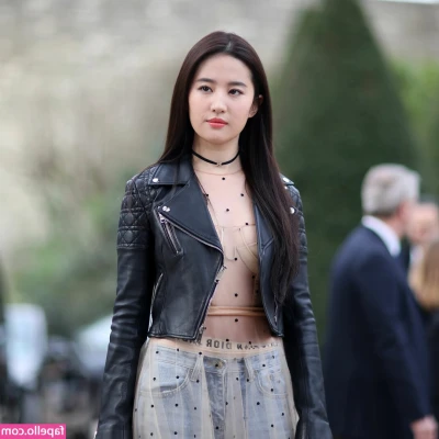 Liu Yifei [ liu-yifei ] - Pretty little flower