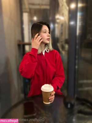 sophie.mur [ sophie-mur ] - I have a lot of love to give💋❤️