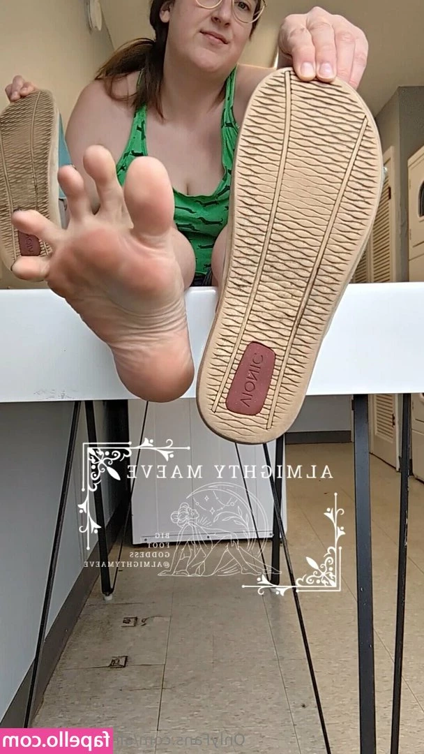 almightymaevex - Mmm 😋  Happy Thong Thursday🤩