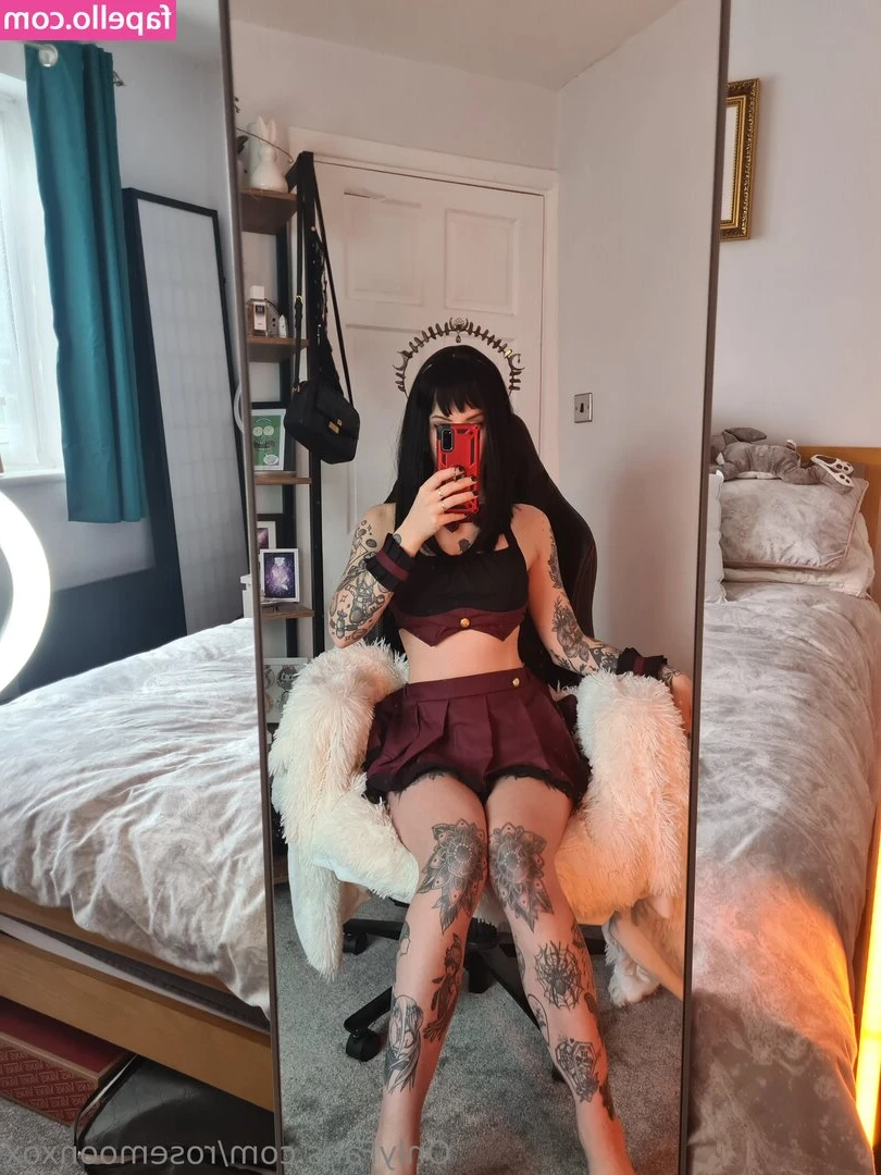 rosemoonxox - We’re all a bunch of candy canes: sweet and slightly twisted.