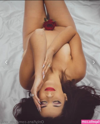 mkitty_official [ mkitty-official ] - It's a red dress kind of night.