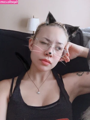 Felicia Vox [ felicia-vox-3 ] - My pussy lips want to rub in something hard!🤤 Is there anything
