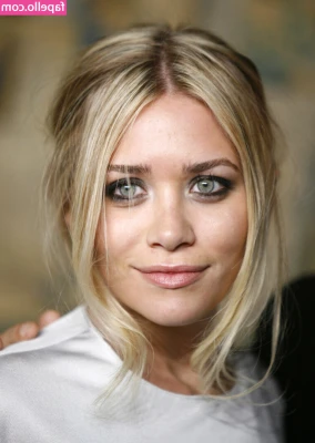 Ashley Olsen [ ashley-olsen ] - Stoned roommate eats the snacks and shakes you buy but never eat