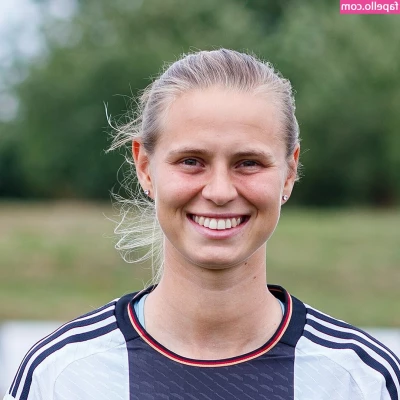 Klara Bühl [ klara-bhl ] - More long hair pics :)