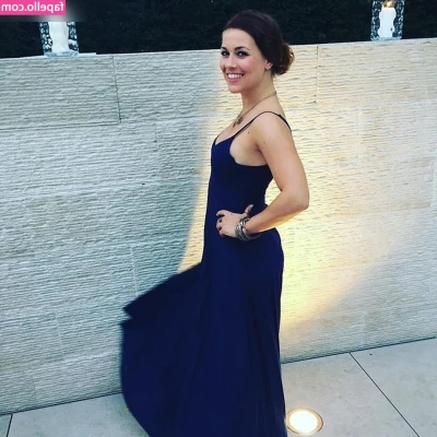 Sarah Tkotsch [ sarah-tkotsch ] - Botticelli's Venus has nothing on me 🔥