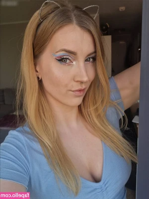 Inzaynia - 👾Let me be your cute gamer gf👾  Fellow gamers, what is your