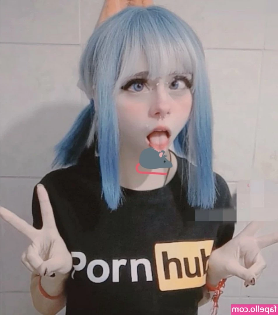 warensita_._ [ warensita ] - Stroking it for you 😈