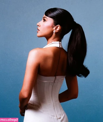 Becky G [ becky-g ] - Ready to stroke your stick to the sound of my tapping?