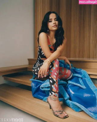 Becky G [ becky-g ] - A quick peek before I start gaming