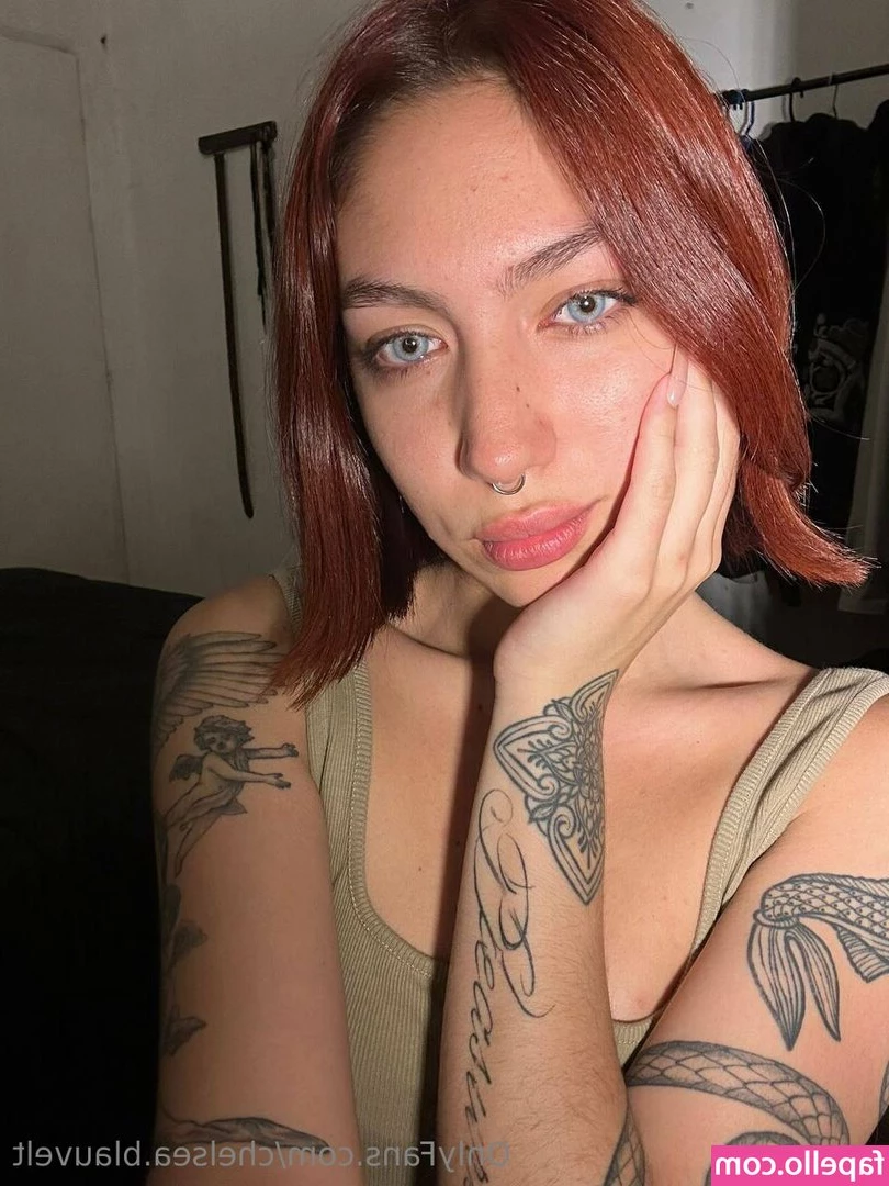 Chelsea Blauvelt [ chelsea-blauvelt ] - Beating my dick and cumming hard at night