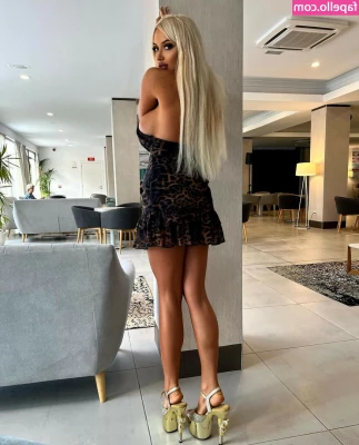 Lea Keler [ lea-keler ] - Front or back how do you want us daddy 😈