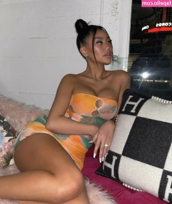 Nicole Madisyn [ nicole-madisyn ] - Buenas noches !!! Muy buenas 🤭😏🥵